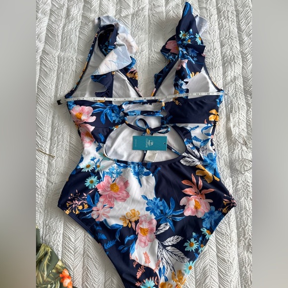 Elegant Sunny Flower Ruffled Lace-Back One Piece Swimsuit Size L NWT - Picture 13 of 14